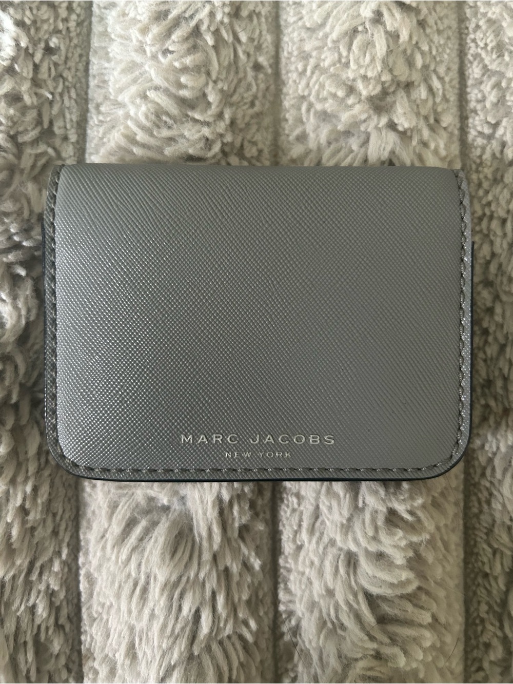 Marc Jacobs New York Gray Saffiano Leather Card Holder Snap Wallet